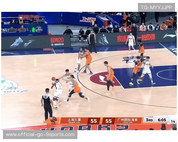 CBA杯上海连推反击，外线手起刀落连中三分